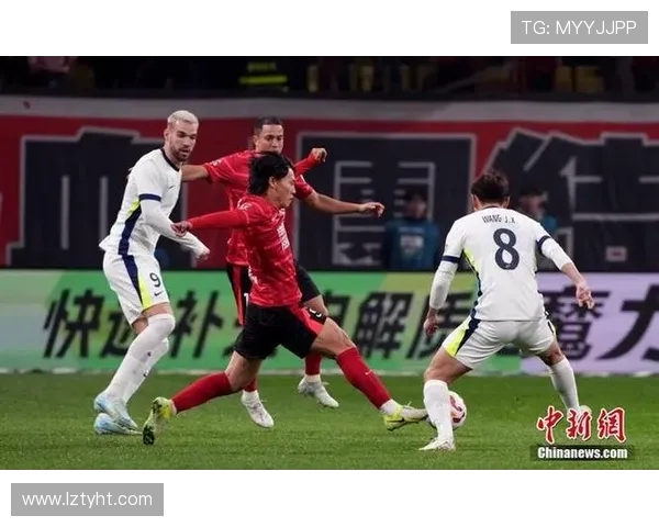 武汉三镇主场鏖战成都蓉城巅峰对决再燃中超激情争锋